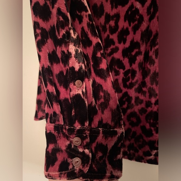 J Crew Classic-Fit Button Up Drapey Pink Velvet Leopard Print Shirt size 12-14 - Picture 6 of 12